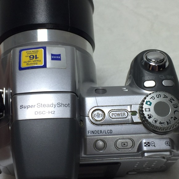 Sony‎ Cyber-Shot 6.0 Megal Pixel DSC-H2 Digital Camera Working *Read* - Picture 9 of 16